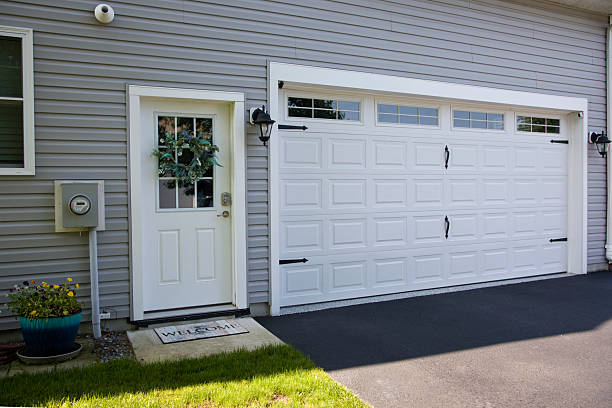 24/7 Emergency Garage Door Panel Replacement experts in Elkins, WV